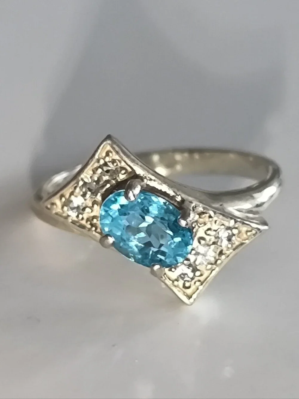 GemsBerry neon blue